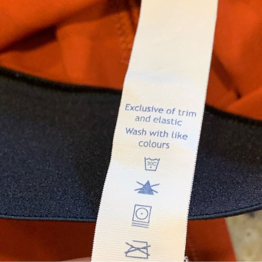lululemon Box It Out Leggings in Bonfire/Black Size 4 - Picture 9 of 12